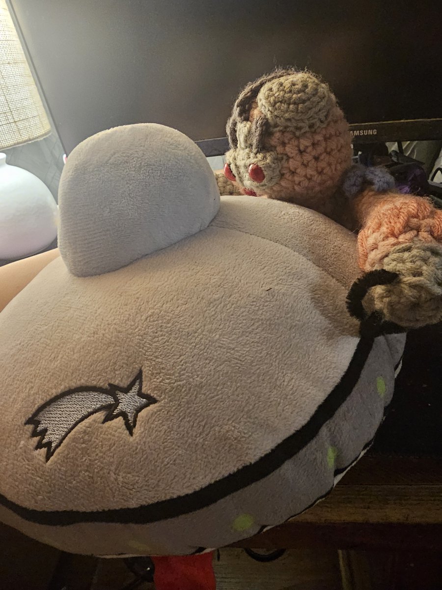 boppitcorn's tweet photo. Brother got a mini UFO for Larry...jk jk it belongs to ALL of the Huxmonculi lest we wish them to get jealous
#larry #nothux https://t.co/X36aFOTPKq