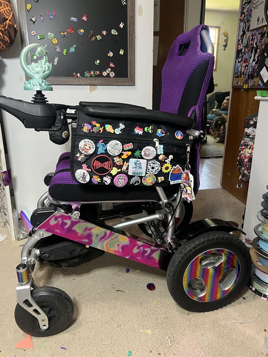 Just a girl with opinions♿️🇨🇦 tweet media