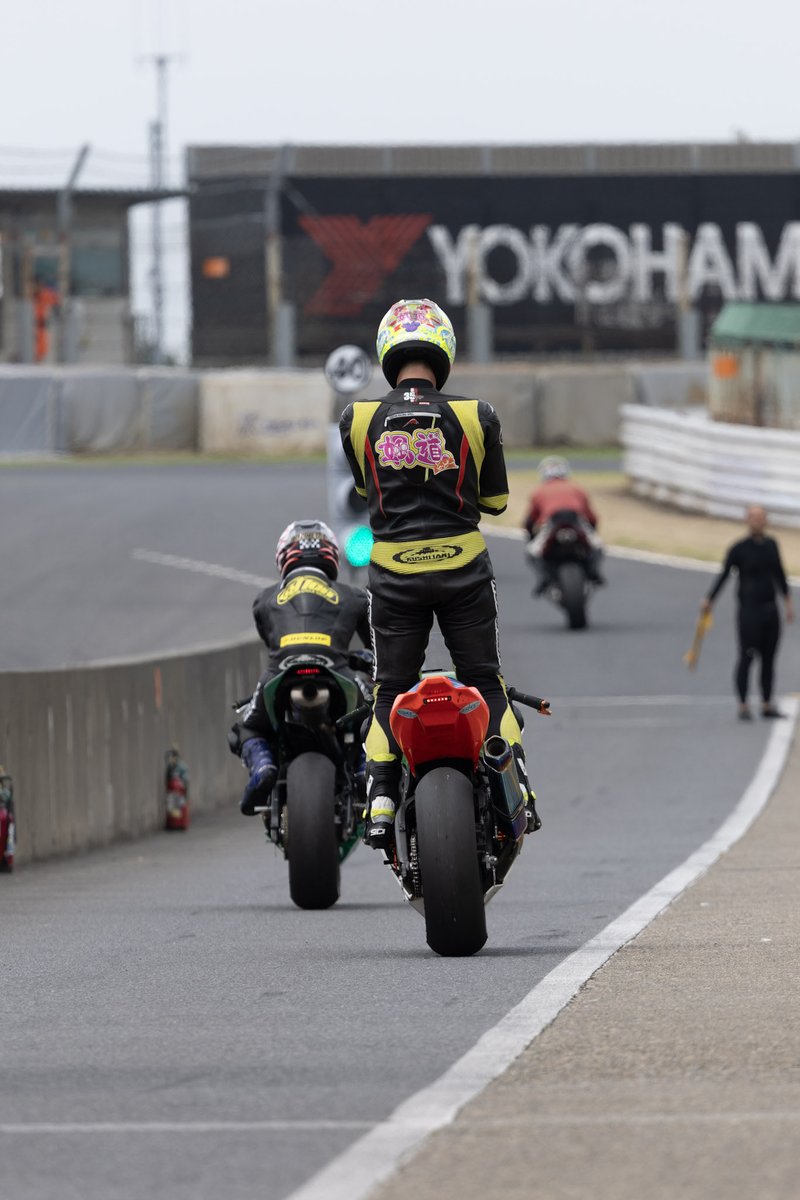 Sodo_hh's tweet photo. 夏🌻

#サーボン
#テンナール
#お嬢様ブレーキ
#ピットロードでフルボトム https://t.co/IUXdikTIYa