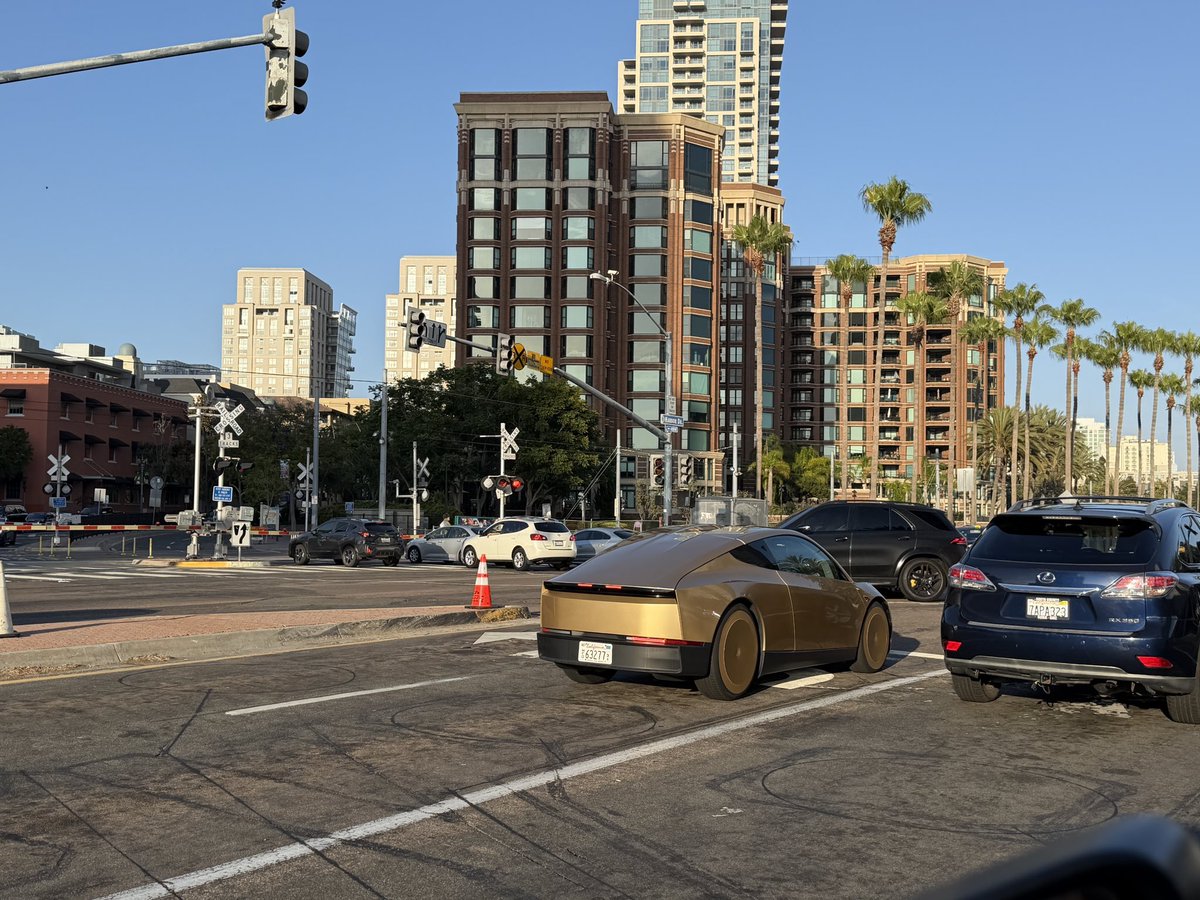 Jed_Bratt's tweet photo. Tesla Robotaxi in gaslamp San Diego just now. https://t.co/N4yYPvMYmV