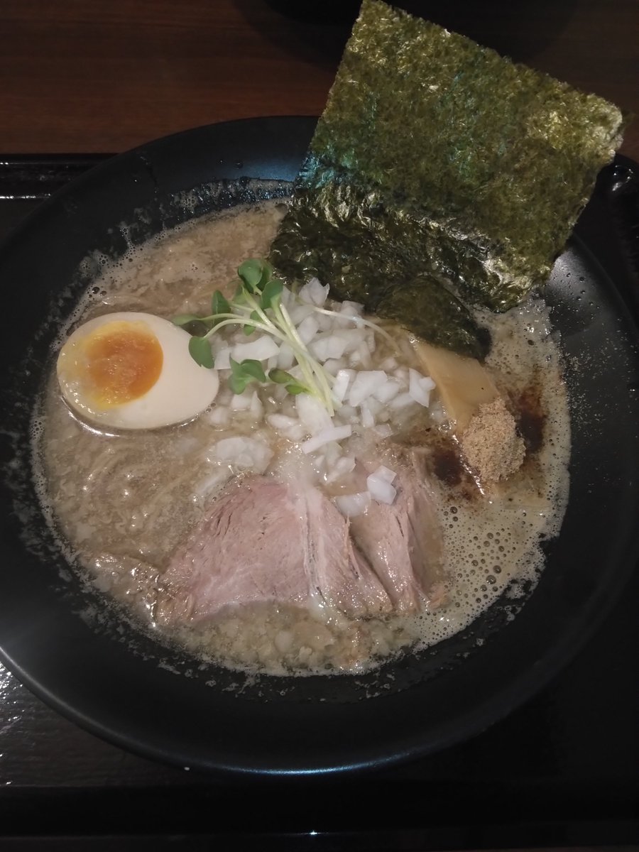 S7ICK_CHICKs's tweet photo. ダメと言われると食べたくなる‥

ごめんね🙏熊谷先生w

診察後に食べるラーメン🍜美味すぎる💮

#ラーメン壽我 https://t.co/tu6wFJX3Eh