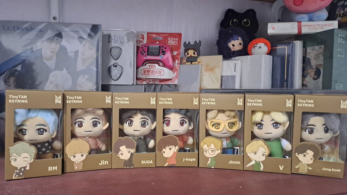 Jieunx214's tweet photo. ‼️BATCH 10‼️

↪︎ BTS DOLL &amp; KEYRING DYNAMITE ERA

💸 DOLL ONLY 125k, KEYRING ONLY 50k,
DOLL + KEYRING SET 170k

📌 Jakarta Barat,INA
❌️ Packing &amp; Adm 🍊

WTS WTB WTO LFB BTS RM NAMJOON JIN SUGA YOONGI JHOPE JIMIN V TAEHYUNG JUNGKOOK JK DYNAMITE DOLL KEYRING https://t.co/OfKEKTQrl5