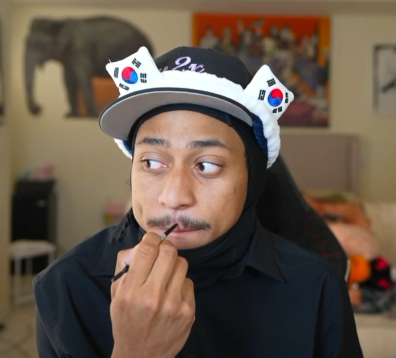 Seonthree's tweet photo. Yugi Update: he filled in his mustache https://t.co/3g4NlQJvso