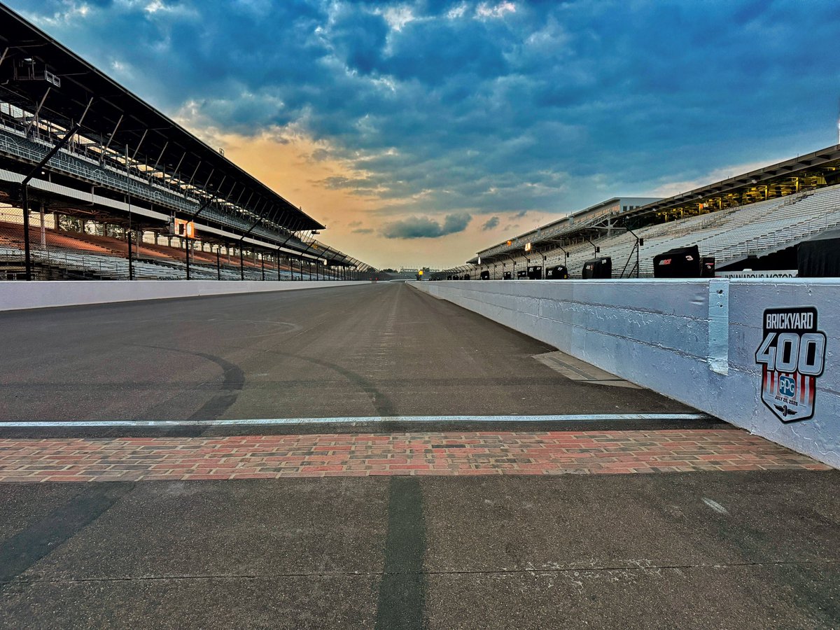 jeff_gluck's tweet photo. Quiet Track, Brickyard 400. https://t.co/56cqHiSloS