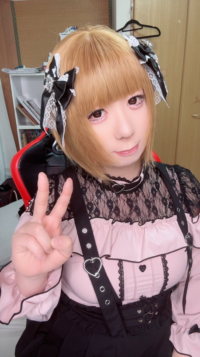 empty_ayata's tweet photo. 最近、僕は歌い手としてどう活動して行きたいか、結構悩んでたんだけど、超人気者とかじゃなくてもいいのでコアなファンとライブ出来たらいいなぁ( ^ω^ )
って思うようになってきた！（╹◡╹）

#男の娘 #女装 #地雷系 #地雷系男���娘 https://t.co/IDFet8aDKP