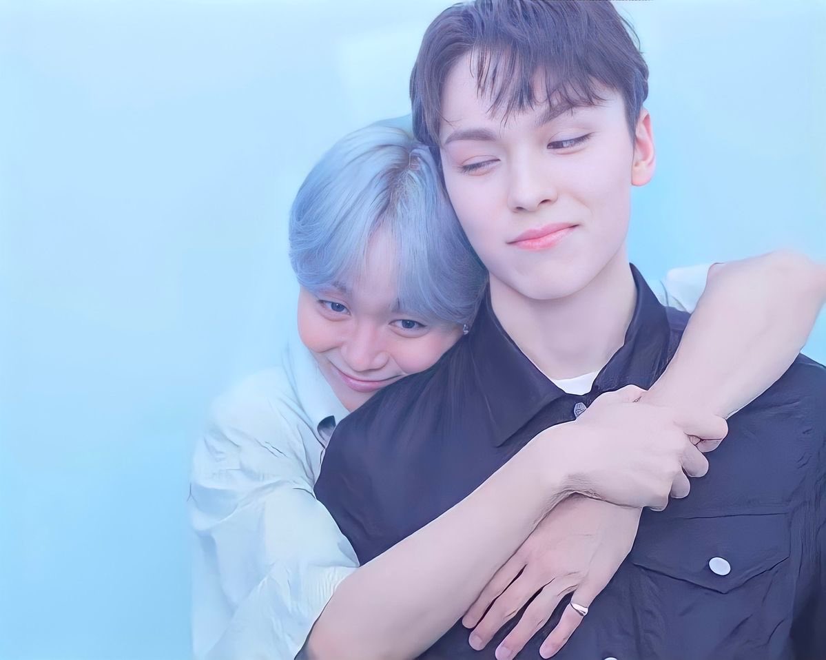 pao_casshua's tweet photo. NADIE está pensando lo suficiente en seungkwan diosmio, él la está pasando peor que todas nosotras https://t.co/Gl61xMvpwt