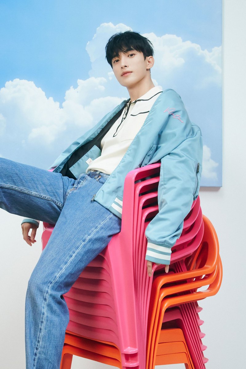 npomvtt's tweet photo. DK e Vernon do SEVENTEEN anunciam que irão iniciar seu alistamento militar obrigatório no dia 8 de setembro e 20 de agosto, respectivamente. https://t.co/ftGIBewLvv