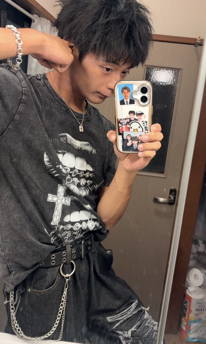 ghost56oo's tweet photo. ヘアセット上手くいった日 https://t.co/HqPeA1FQIE