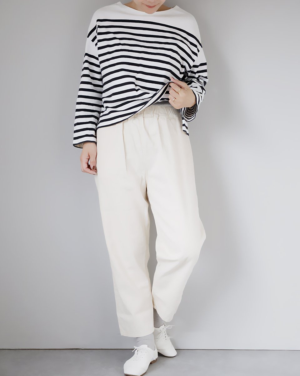 craftcafe_r's tweet photo. 【毎日に寄り添う、やわらかなムラデニムパンツ】
NARU FACTORYの8ozムラデニム コージーパンツ。総ゴム仕様で締め付けにくく、家でもお出かけでも心地よく穿ける一本です。
https://t.co/WqnEhd7nbS https://t.co/TJcZ3Huyo4