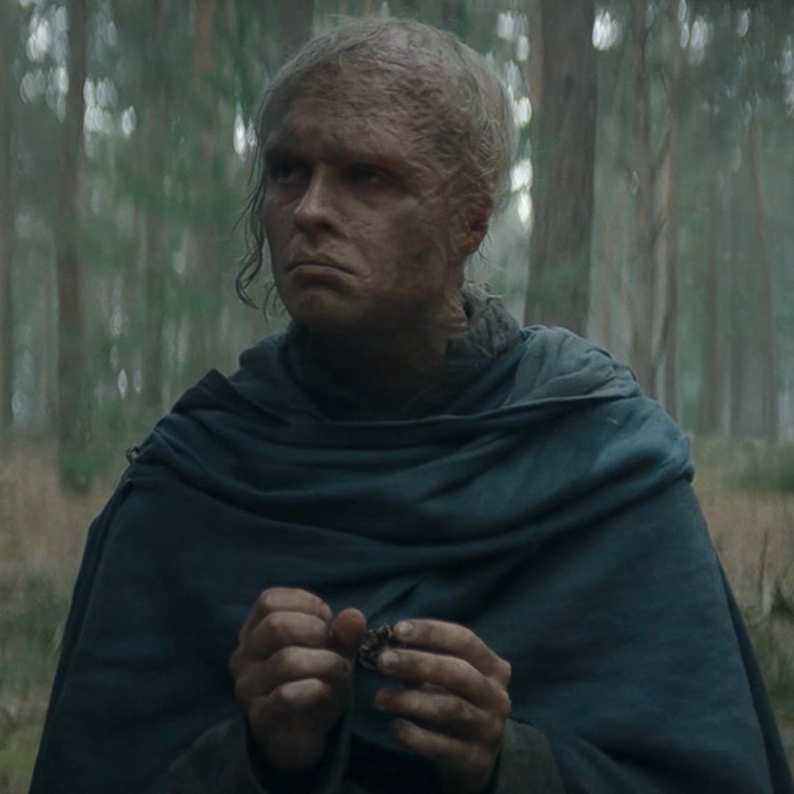 venussdreams's tweet photo. queen helaena &amp; king aegon ii in 3x06 💚💚 https://t.co/XCMi076LpK
