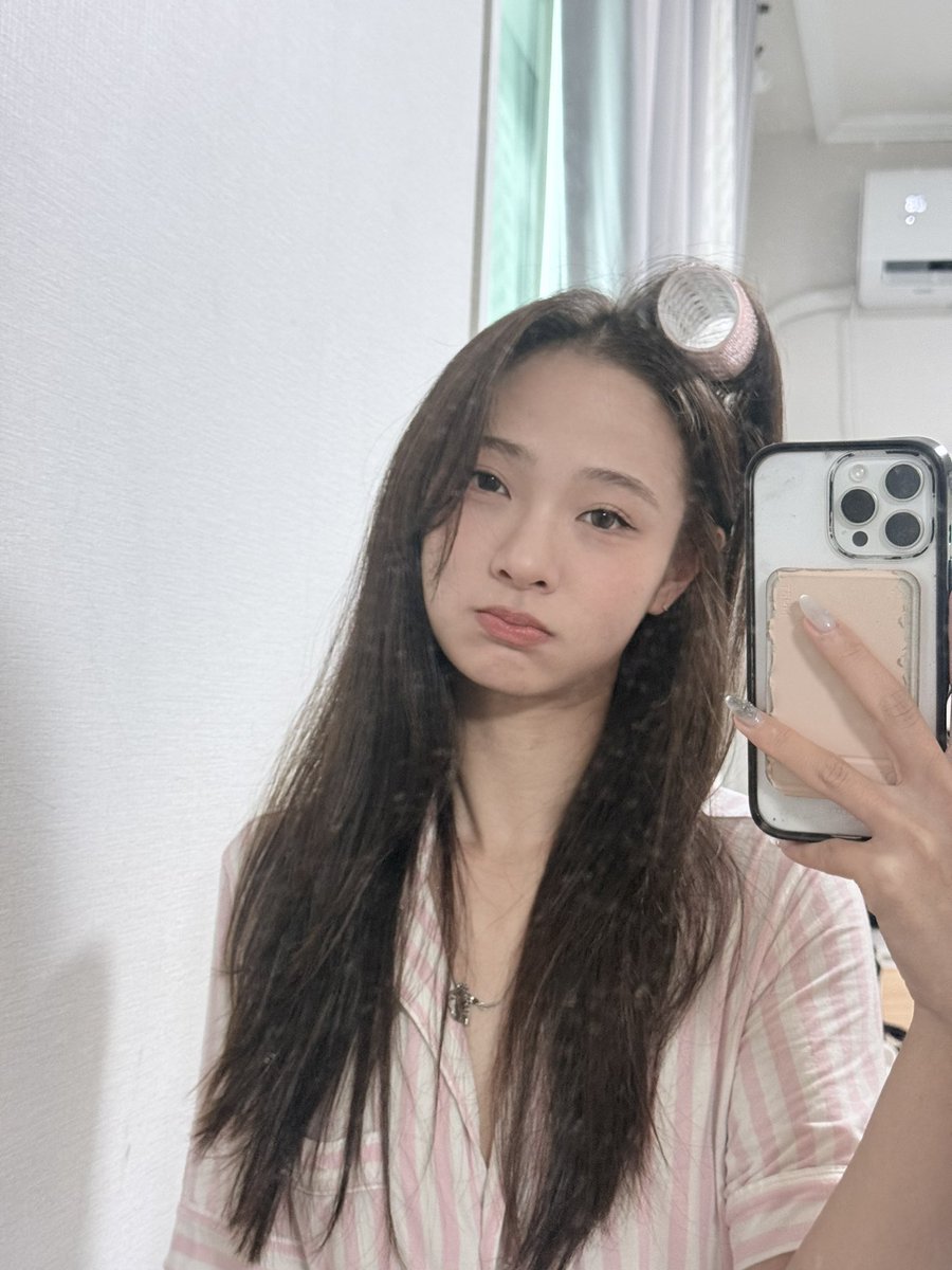 allforannaxx's tweet photo. What like I would bully you until you’re on your knees begging for me, leaking, throbbing, and with all your money sent to me?🥺🥺 https://t.co/MTZFYGMlLU