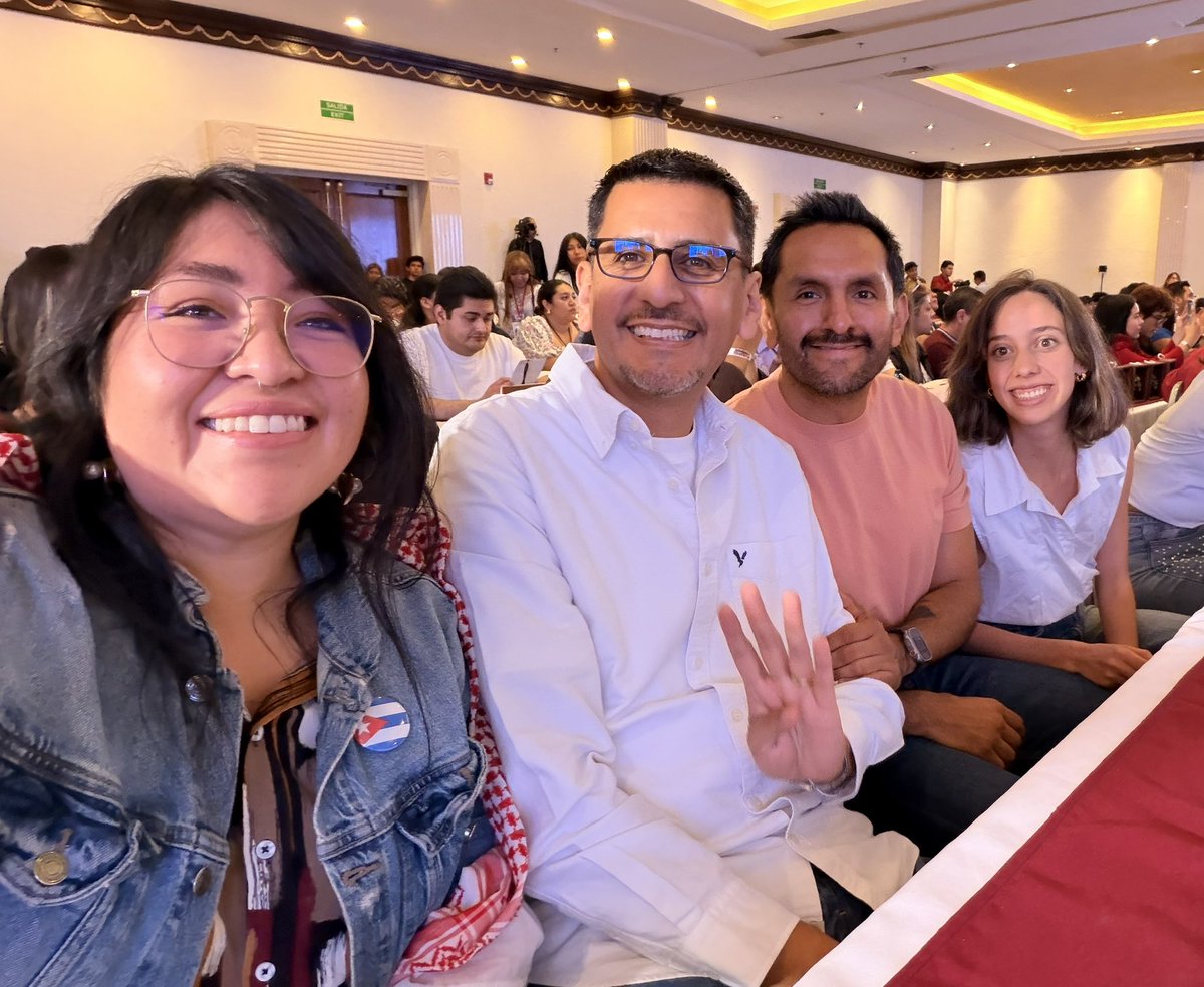 CCastilloPerez1's tweet photo. Acompañé a la presidenta @A_MontielR a la clausura del 3º campamento de #JovenEsmorena en el #EdoMex https://t.co/do4dlCDBPa