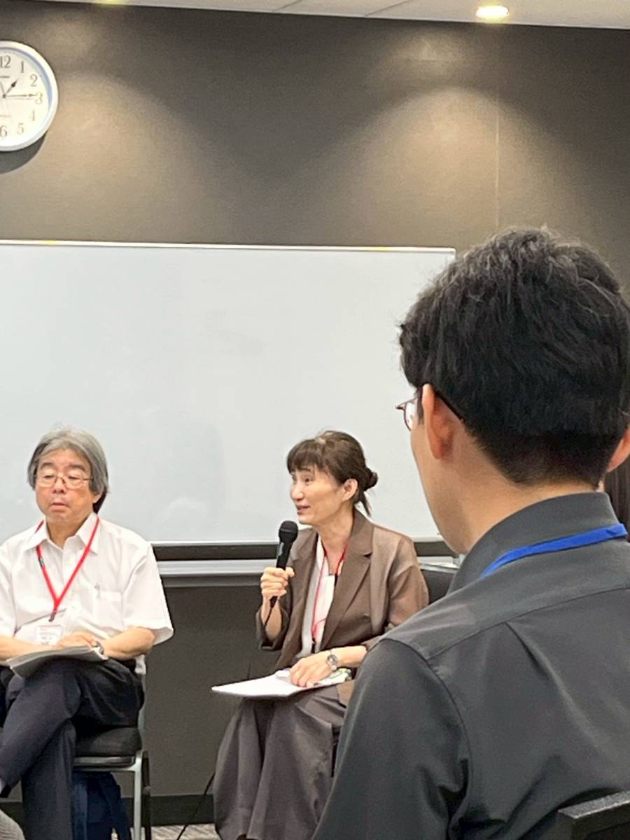 JPS_PR's tweet photo. 【日本精神分析協会 第44回 学術大会】
2026年6月13日（土）午後 13：00〜15：15

クリニカルグループ④⑤の様子です。円座形式のディスカッションは印象的だったとの感想を多くいただきました。

事例提示：鈴木菜実子（候補生）、関 真粧美（精神療法家）

https://t.co/BWXyOxuN61

#精神分析 https://t.co/BT8lDr1991