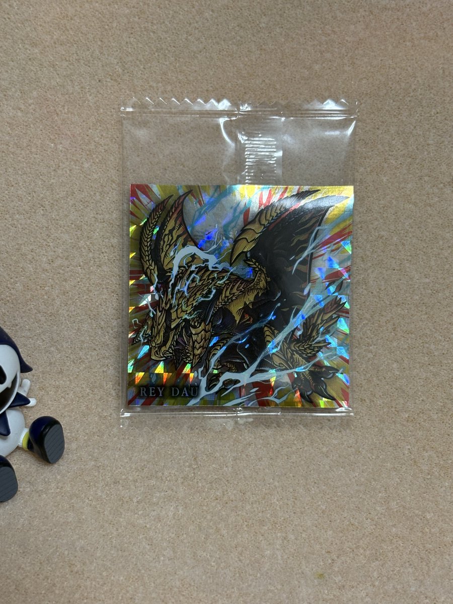 RamnyGames's tweet photo. モンハンウエハース！٩( 'ω' )و
いっこだけ…何が出るかな？
レ・ダウさんでしたーヽ( ・∀・)ﾉ
キラキラ✨ https://t.co/RjLrJeQ4OD