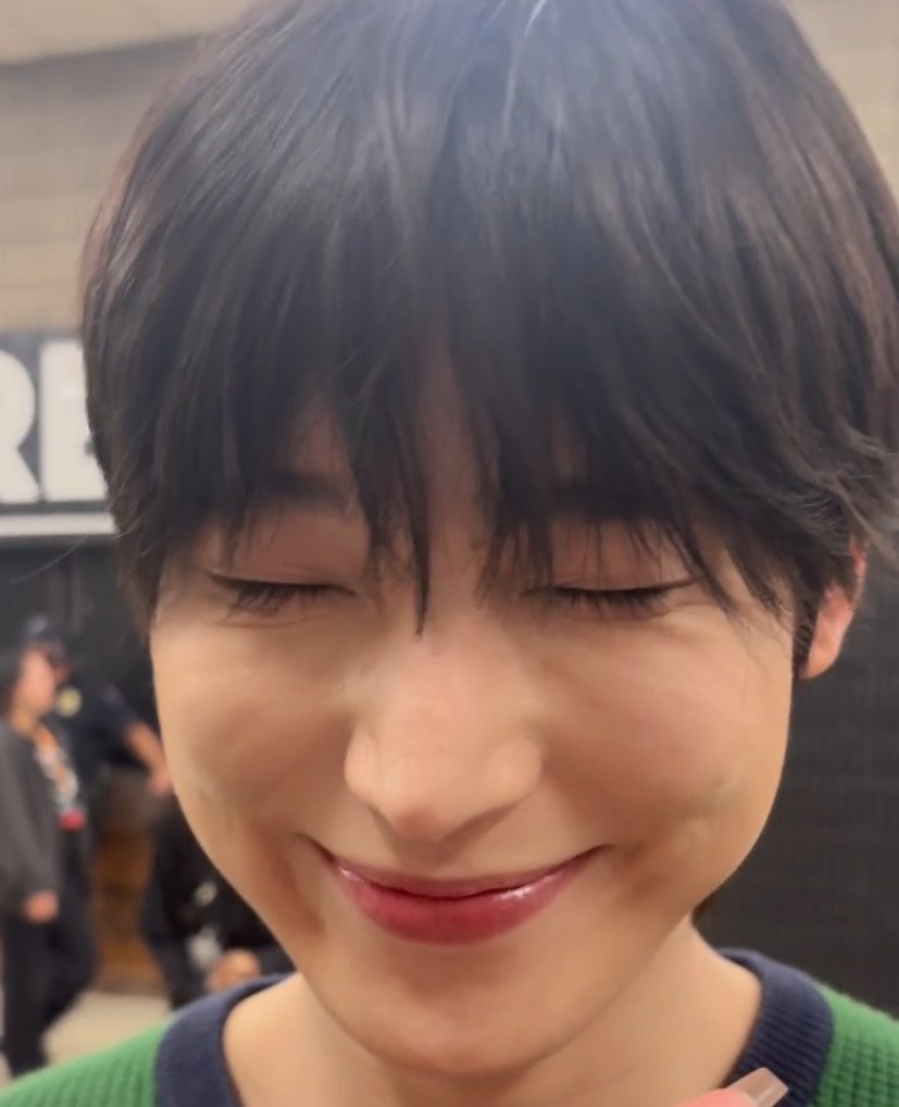 lovingsunsun's tweet photo. i will nomnom him 🤏🤏🤏🤏🤏 https://t.co/mky1U3Y20Y