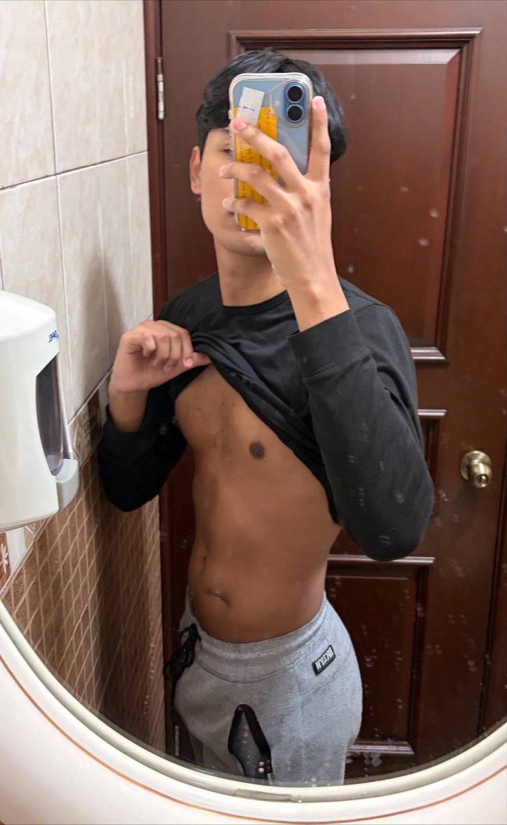 bboychaud's tweet photo. El cuerpo/ el culo 🥵 https://t.co/XvLfosz4PL