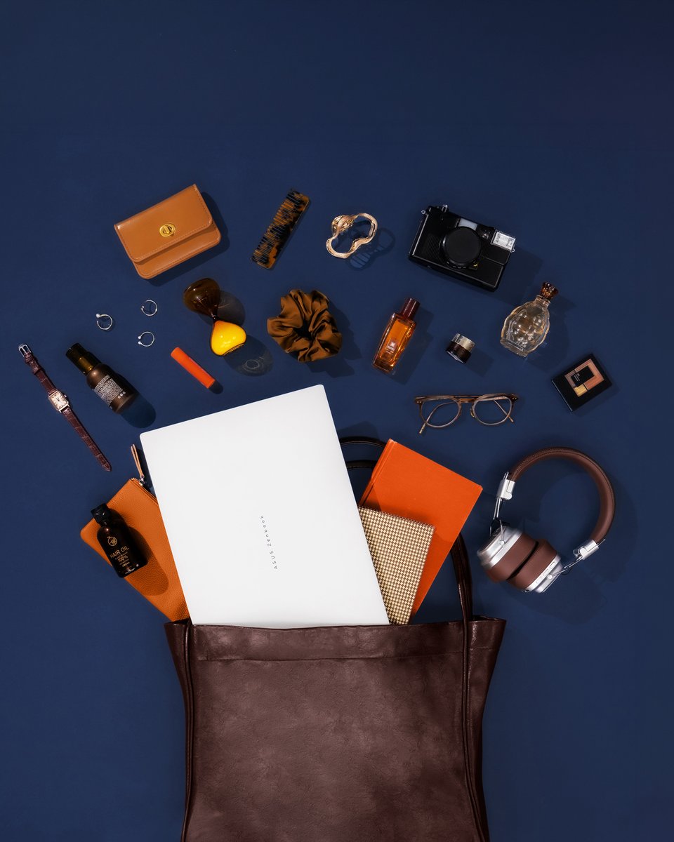 ASUSAU's tweet photo. Luxury is carrying less — but carrying better.
Ultra-thin. Ultra-premium.
#Zenbook S Series is ready for every destination. ✨
#ZenLife #ASUS #DesignYouCanFeel
Learn More https://t.co/CGmWRTOfBR https://t.co/BfnZgeCJSh