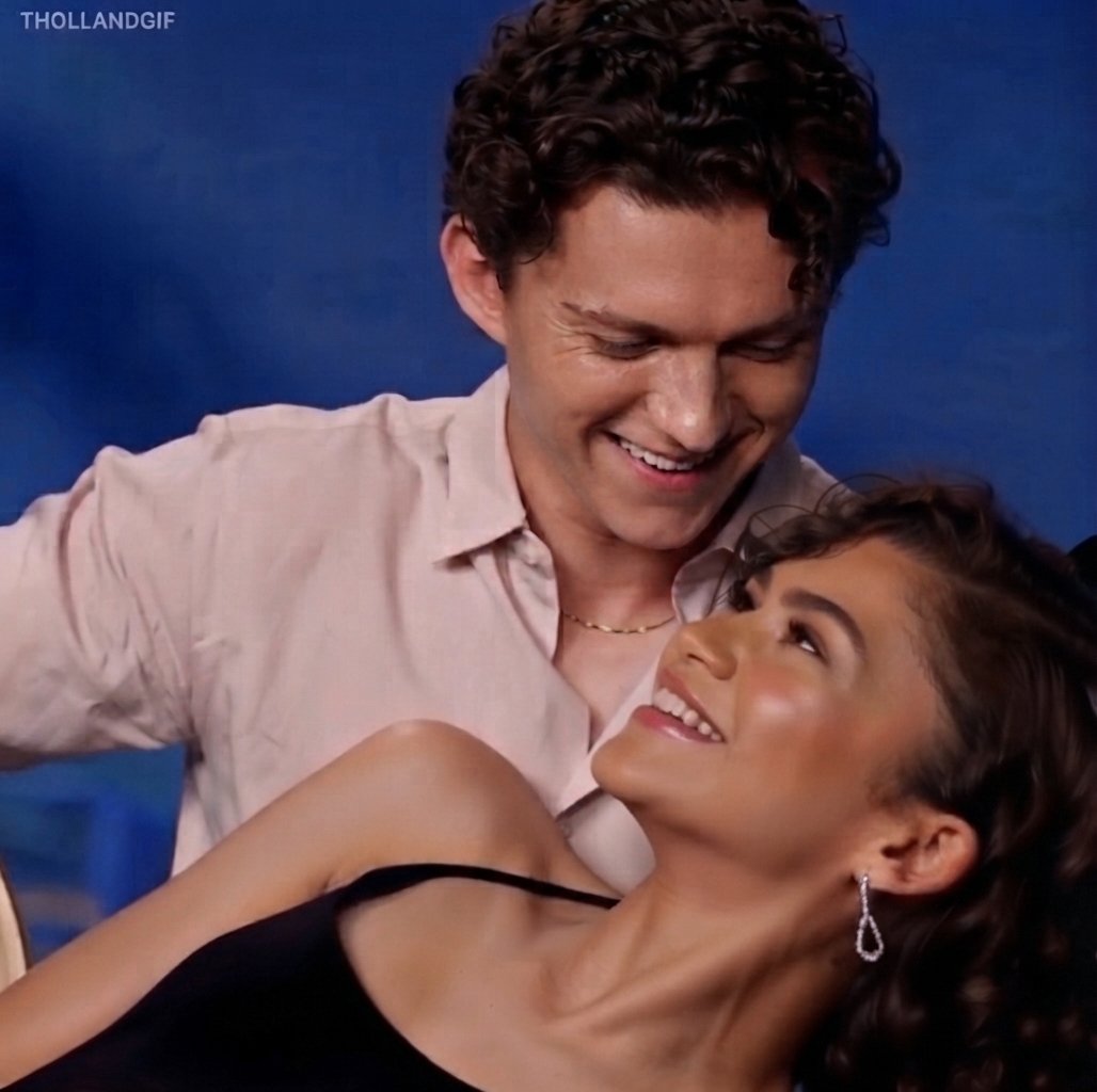 BoinkBuzz's tweet photo. Tom Holland &amp; Zendaya share a Very Sweet Moment during press for "SPIDER-MAN: BRAND NEW DAY" 🥰 https://t.co/NKQsJU8qko