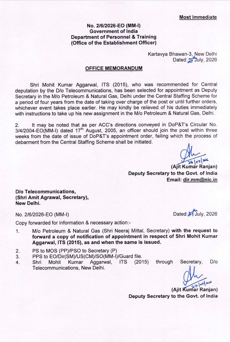 BureaucratsInd's tweet photo. #BITransferPosting 

Mohit Kumar Aggarwal, ITS (2015), has been appointed as Deputy Secretary in the Ministry of Petroleum &amp; Natural Gas, Delhi, under the Central Staffing Scheme. 

#transfer #posting #bureaucracy #BureaucratsIndia

@DoPTGoI @PetroleumMin @ITS_MoC https://t.co/YaPuzBaFcM