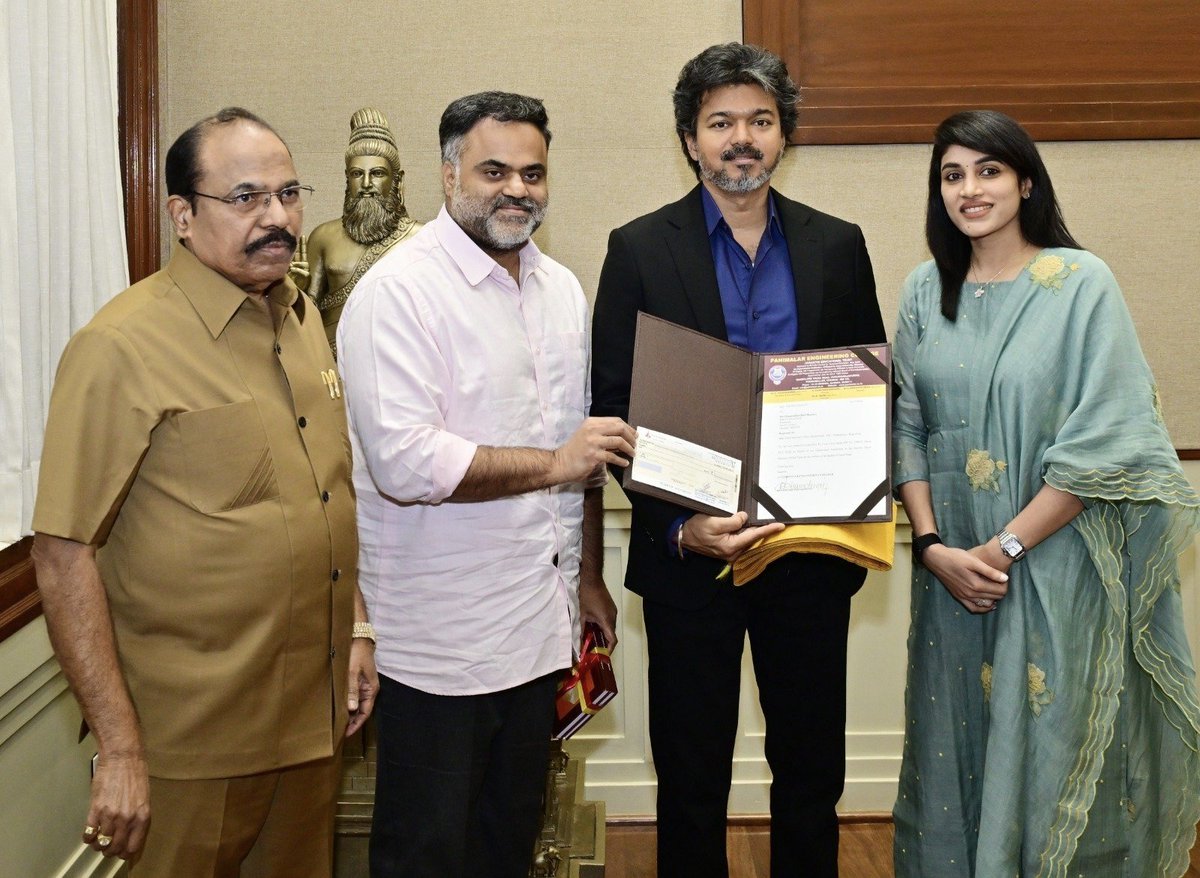 TSSattish's tweet photo. 🚨 BREAKING: Representatives of Cauvery Group Hospitals and Panimalar Engineering College met Tamil Nadu Chief Minister C. Joseph Vijay at the Chennai Secretariat and provided financial assistance of ₹1 crore each for the “Nalam Tamil Nadu” scheme.

#CMJosephVijay‌ #TVKVijay https://t.co/JwNPnJLPPi