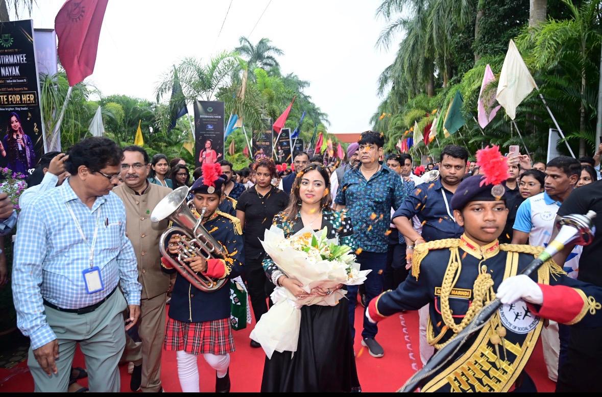 SorenPulin's tweet photo. Today, we celebrate talent, perseverance and a dream fulfilled. KIIT Alumna Wins Indian Idol, and Jyotirmayee Nayak has given the entire KIIT family a proud moment to cherish forever. #KIITianJyotirmayee @KIITUniversity @achyuta_samanta https://t.co/R4KHu0N8mz