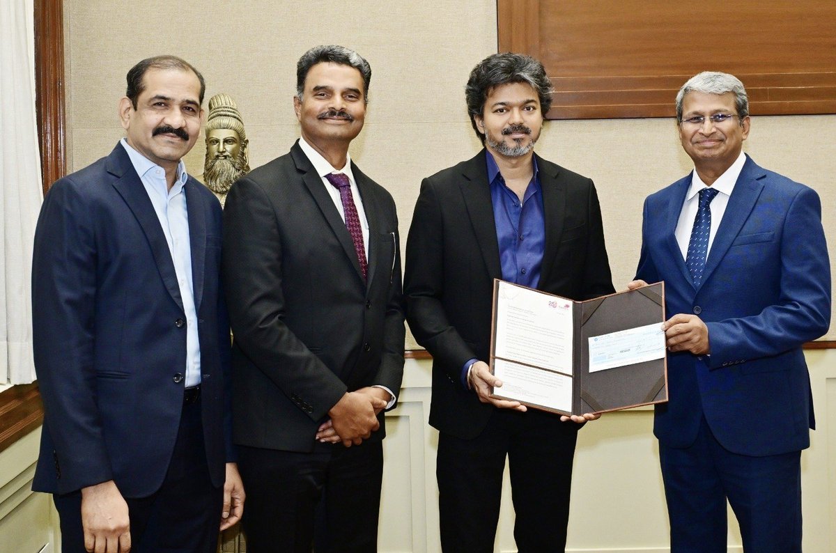 TSSattish's tweet photo. 🚨 BREAKING: Representatives of Cauvery Group Hospitals and Panimalar Engineering College met Tamil Nadu Chief Minister C. Joseph Vijay at the Chennai Secretariat and provided financial assistance of ₹1 crore each for the “Nalam Tamil Nadu” scheme.

#CMJosephVijay‌ #TVKVijay https://t.co/JwNPnJLPPi