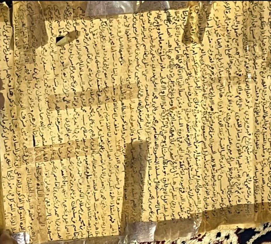 Nalali515's tweet photo. رحم الله الشريف علي بن عبيد آل شعلان الجعفري الذي كان له الفضل بعد فضل الله في حفظ ارث قل نظيره في هذا الزمان و في هذا العلم ، يعلم ذلك علم اليقين من أطلع على تلك الجواهر الثمينه من المشجرات و المخطوطات و الوثائق و الشروحات .

وجزاء الله الشريف حسين بن منصور بن ناصر الجعفري خير الجزاء الذي أكمل مسيرة جده في حفظ و رعاية هذا المورواث الهاشمي المبارك و العظيم 🌹

#الأشراف_الجعافرة
#بني هاشم
#المملكة_العربية_السعودية