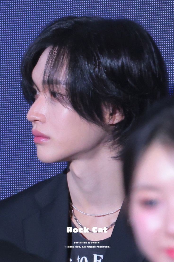 wnbsloop's tweet photo. wonbin’s side profile is so pretty https://t.co/UZmYR150SU