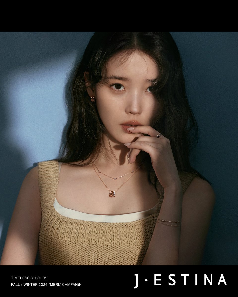 yuyikkcl's tweet photo. 아이유 너무 예쁜데…. 이 언니는 왜 맨날 이뻐 항상 이쁘고  이번 화보 무슨 일이야 진짜
이러니까 아이유 X 제티 하지 ㅠㅠ 화보 이렇게 말아오시면! 정말 너무 좋습니다..♥️ https://t.co/viLwUny476