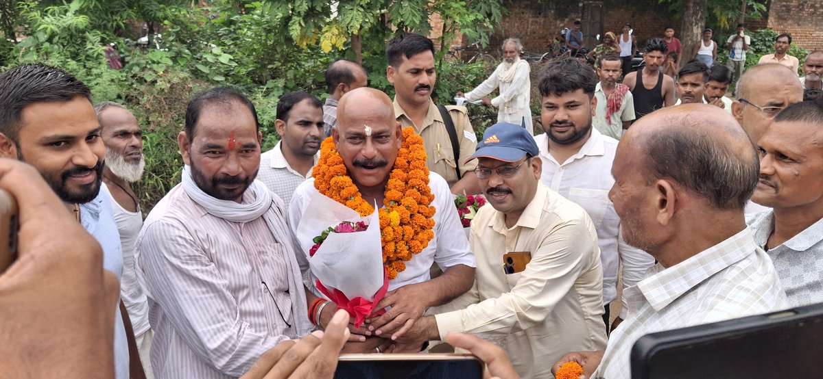 Mohitawasthi31's tweet photo. 16वें केंद्रीय एवं 6वें राज्य वित्त योजना के अंतर्गत
वर्ष 2026-27 में ग्राम पंचायत कटिया,
वि.ख. लखीमपुर, जनपद खीरी में
पत्थर खां के मकान से मस्जिद तक
इंटरलॉकिंग निर्माण कार्य का शिलान्यास
मा० सदर विधायक योगेश वर्मा जी द्वारा किया गया।
@BJPYogeshVerma https://t.co/Ffz06odTl7