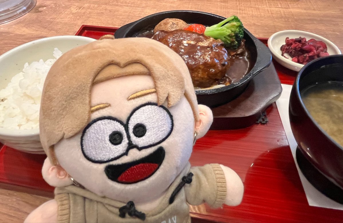 mpakiakimp's tweet photo. この時はまだこの後の地獄は知らないわけです🤣やっと家に着いたよー！飛行機はしばらくいいです😇めんどくさい😇 https://t.co/j667M8elMH