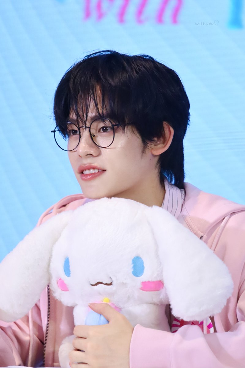 withyouwiu's tweet photo. อิจฉาครับตี๋

#TFSBrightAndShinexTTP
#porsuppakarn https://t.co/L3yck8KJBW