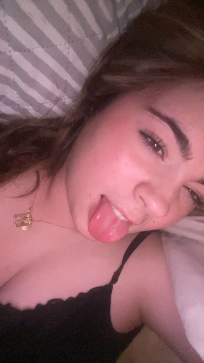 johnsmith190600's tweet photo. dm to trade sluts https://t.co/QlELhjySQh