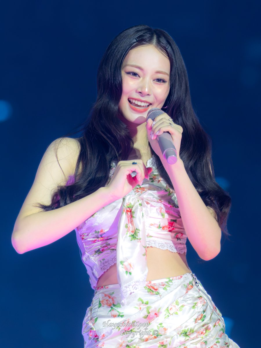 HayashinKpop's tweet photo. 260710 TWICE Finale Seoul Day 1 
#TWICE #TZUYU #쯔위 https://t.co/BLSMkpBHKf