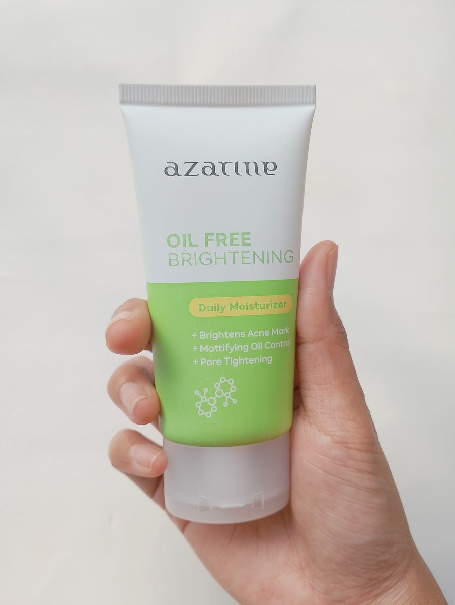 Riska17's tweet photo. ga sampai situ aja sih, biar makin lengkap perlu jg oil free brightening moisturizer, selain bisa mengontrol minyak agar ga gampang jerawatan, ini jg bisa menyamarkan bekas jerawat.

tekstur ringan dan mdh menyerap!
tentunya bisa nahan minyak sampe 6-12 jam✅️ https://t.co/XkUmND8Qp1