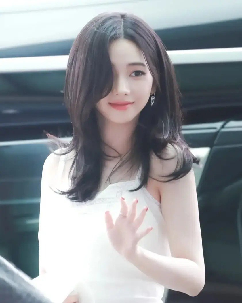 KTX7622's tweet photo. 오늘도 이쁜 에스파 카리나 https://t.co/D3qjY3EMkW
