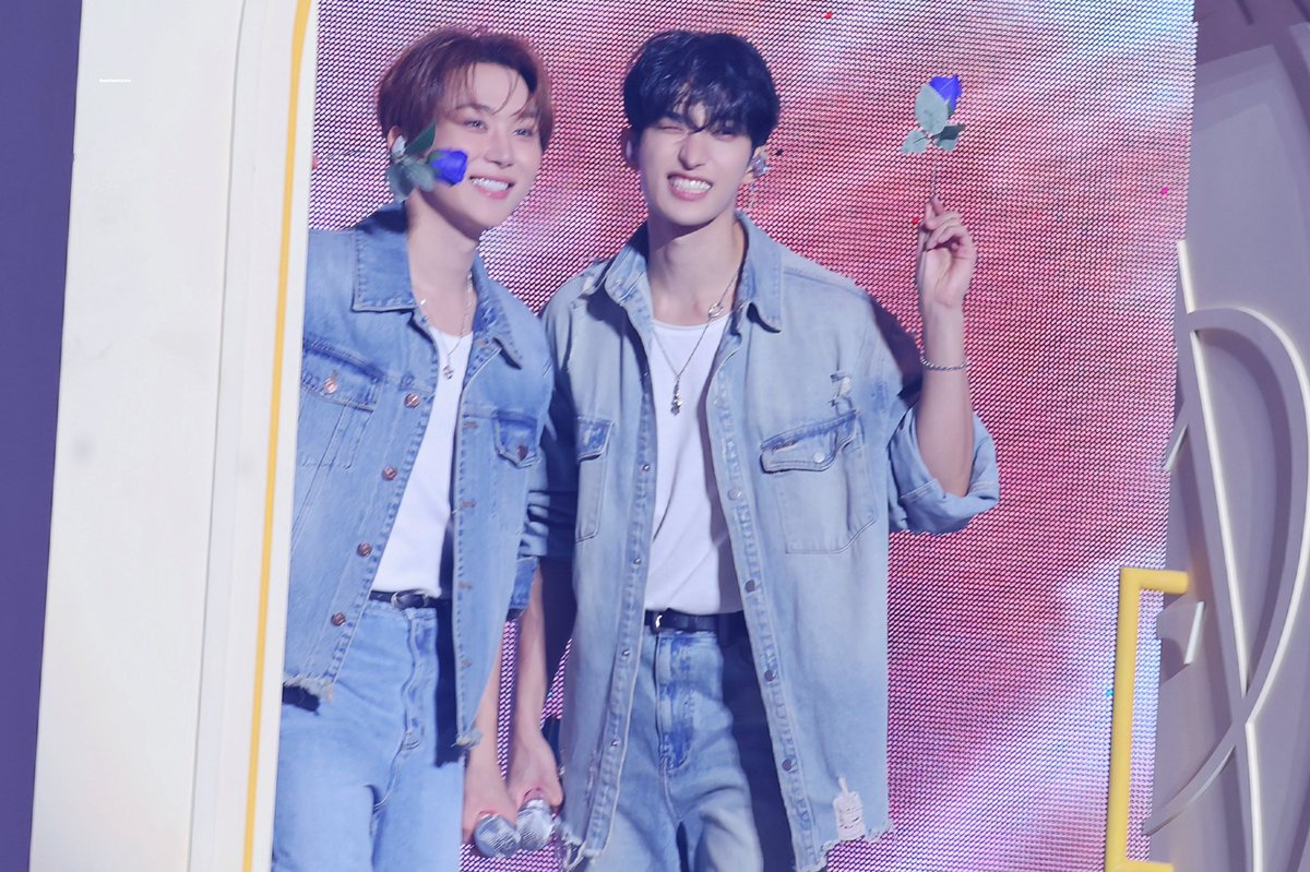 bootaminnn's tweet photo. DxS ON STAGE IN KAOHSIUNG 🖤🤍💙

너무 행복합니다ㅠㅠ

‧₊˚ ☁️⋅♡𓂃 ࣪ ִֶָ｡˚ ☁︎ ˚｡⋆｡˚✩˚｡⋆ ๋࣭ ⭑⚝

#승관 #부승관 #세븐틴  
#Seungkwan #スングァン
#SEVENTEEN #SEUNGKWAN #DxS 
@pledis_17 https://t.co/GekUb2FuZj