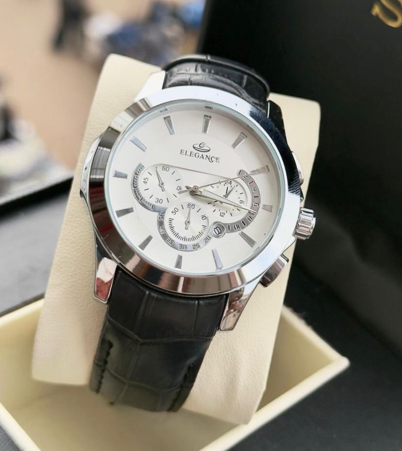 Curated_Store1's tweet photo. Time is ghe onlg luxry that matters, not just a watch but A Statement 
Available at 130,000ugx
#men #elegance 
📬 or 📞0745150465 for orders https://t.co/Et2ClCFD2d