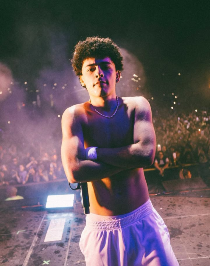 Matt_Tr1f4k's tweet photo. « Ahg, wacho. Los conciertos me tienen a full estres. Alguien que me ayude a distraerme un poco? » https://t.co/geCJXCxrFc