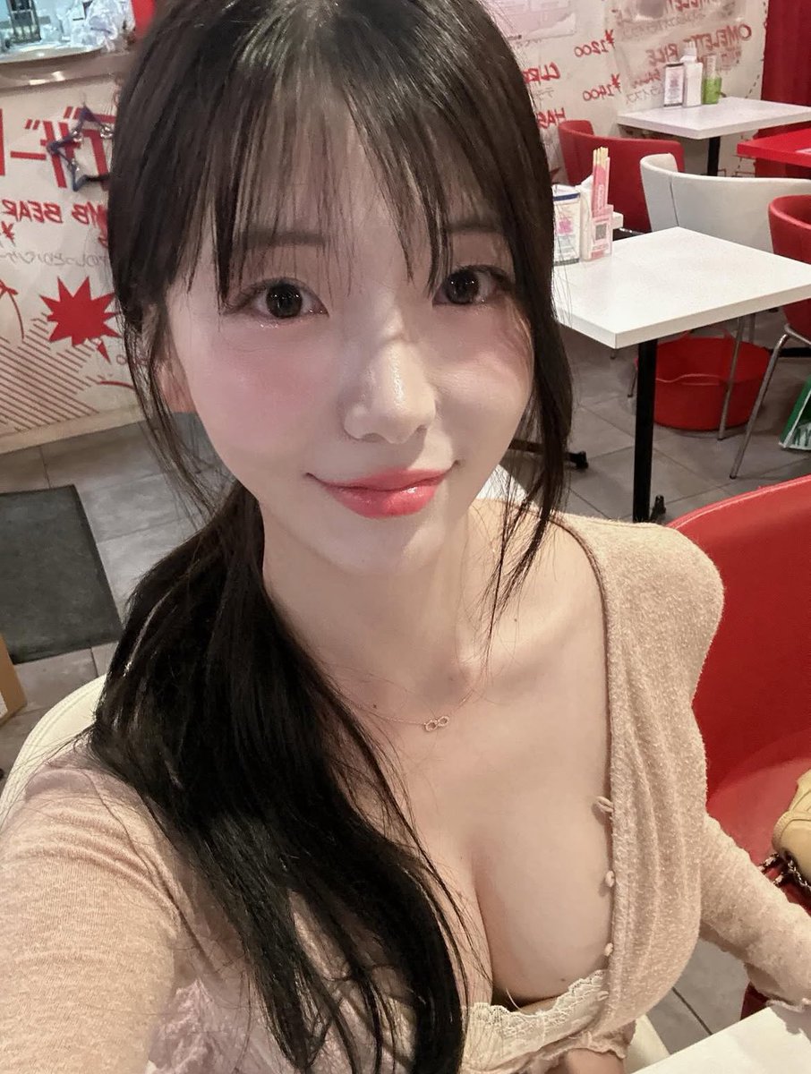 79trueblue's tweet photo. 不应该让女生从眼睛流泪
应该从下面流水🥺
#马来西亚 #新加坡 #马来西亚陪游 https://t.co/VOOVYUlL78