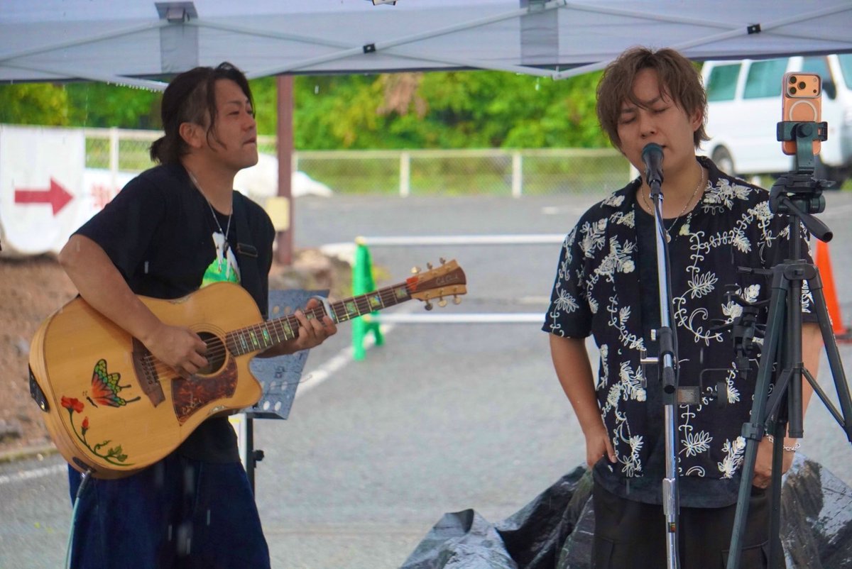 Naomi_naomaru's tweet photo. 2026.07.26

竹寺presents
～カインズホーム×ベルク～
🎇夏祭り🎇

初めての場所へ～

夏の始まり、お天気もお祭り気分🏮

雨にも雷にも負けず歌声のお届け

雨も滴るいい男👏👏

コラボも素敵だったな✨️

初花火素敵な思い出が増えました🎇 ✨

楽しかった...♪*ﾟ

#市原マサヒロ
#やまけい https://t.co/oJvflcOUxF