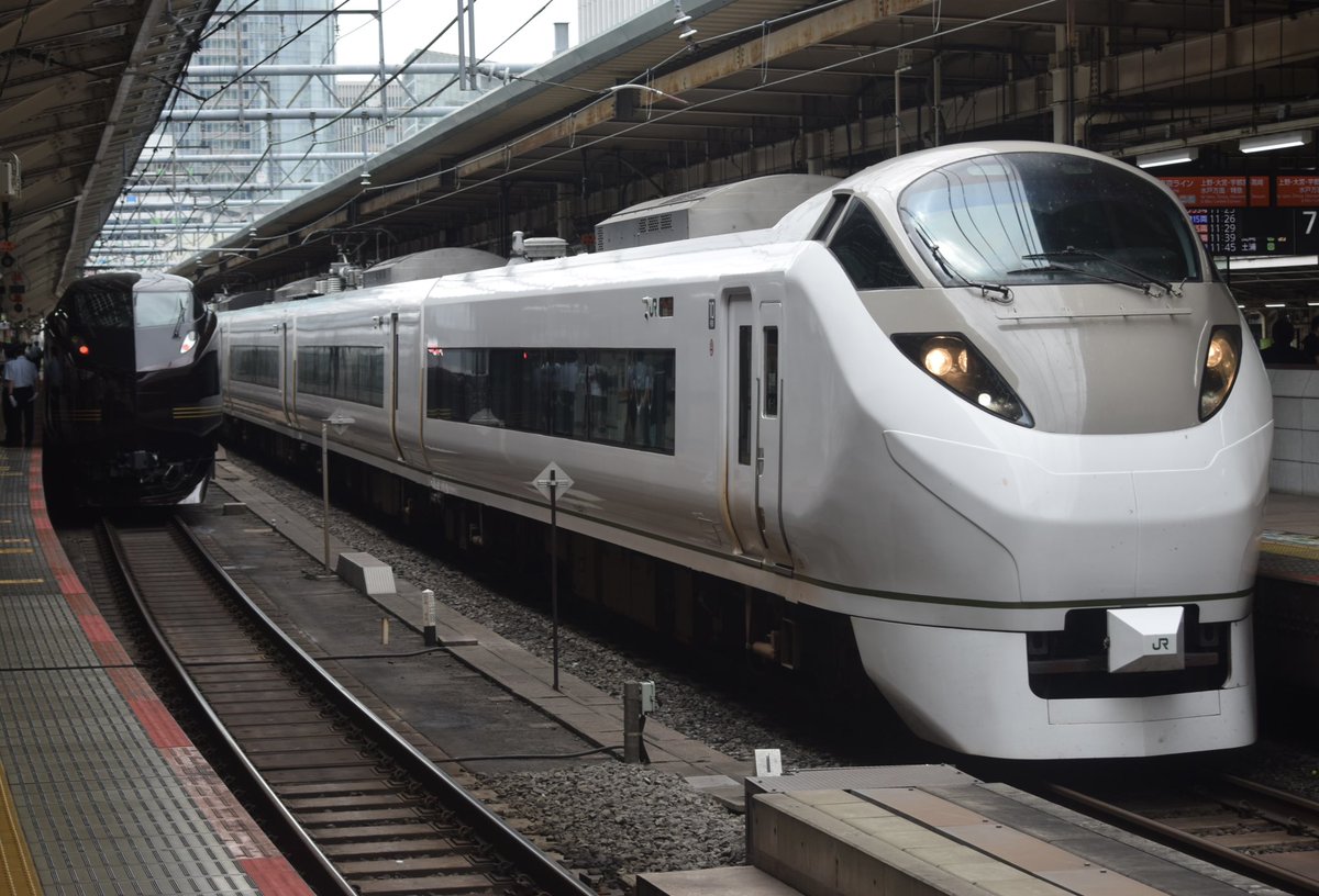 657K1_Hitachi's tweet photo. ・1157M
E531系K423編成（赤電）
・⁇⁇M
E655系 なごみ
・59M
E657系K1編成（651系オマージュカラー）
赤電単独とK1目当てで来たらなんか来ました。651カラー×655のレア並びが見れました。
2026.7.27 東京 https://t.co/nO07sjttpr