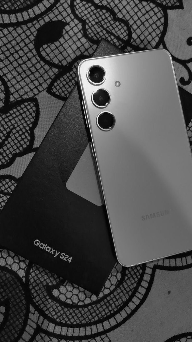 TechSphereKE254's tweet photo. Premium look, flawless feel. Sleek titanium, endless possibilities.

Feel Free to DM us or you can Call/Text/WhatsApp us on +254713995421 to order.

#GalaxyS24  #withGalaxy #GalaxyAI #ShotOnSamsung #TeamGalaxy #PremiumTech #MobilePhotography #CinematicReels #TechAesthetic https://t.co/gyey8LRC81
