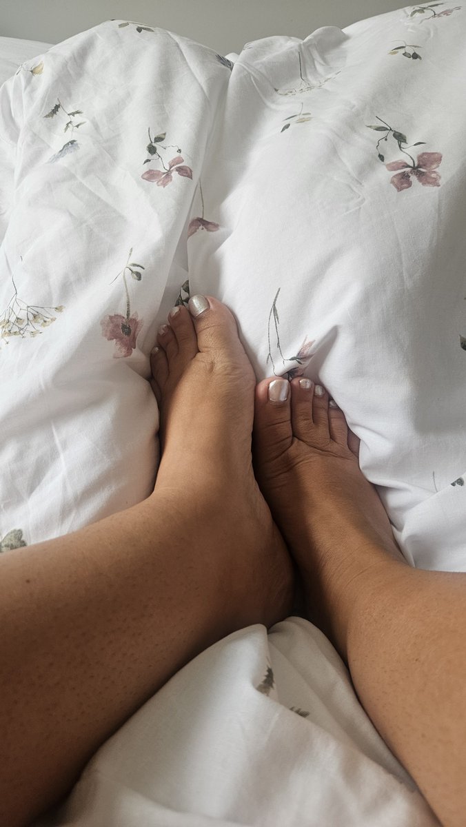 QLottieJayne's tweet photo. Go on then, coffees and breakfast should already be bought by the time these feet rise!! 

Let's see who really deserves to see them 🤑🤑

 https://t.co/45QFkj2ua4

#footsteps #feetfetish #paypig #payme #spoilt #footlover #prettyfeet https://t.co/QAb4cmtQna