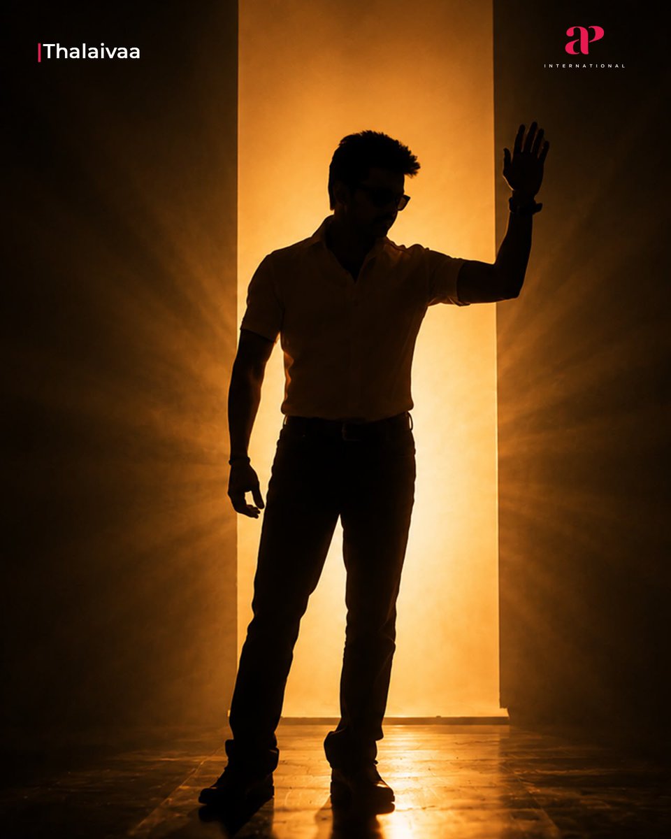 APIfilms's tweet photo. Not just four silhouettes. 🛐
A lifetime of memories in every frame.
Forever our Thalapathy! 🔥

#Ghilli #Theri #Thalaivaa #Kaththi #ThalapathyVijay https://t.co/dawOFbjeNg