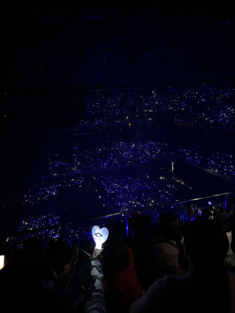 hooonie23's tweet photo. Success! Congrats Ahof sa first concert nyo 💙✨

#ahof https://t.co/zZja64XVNK