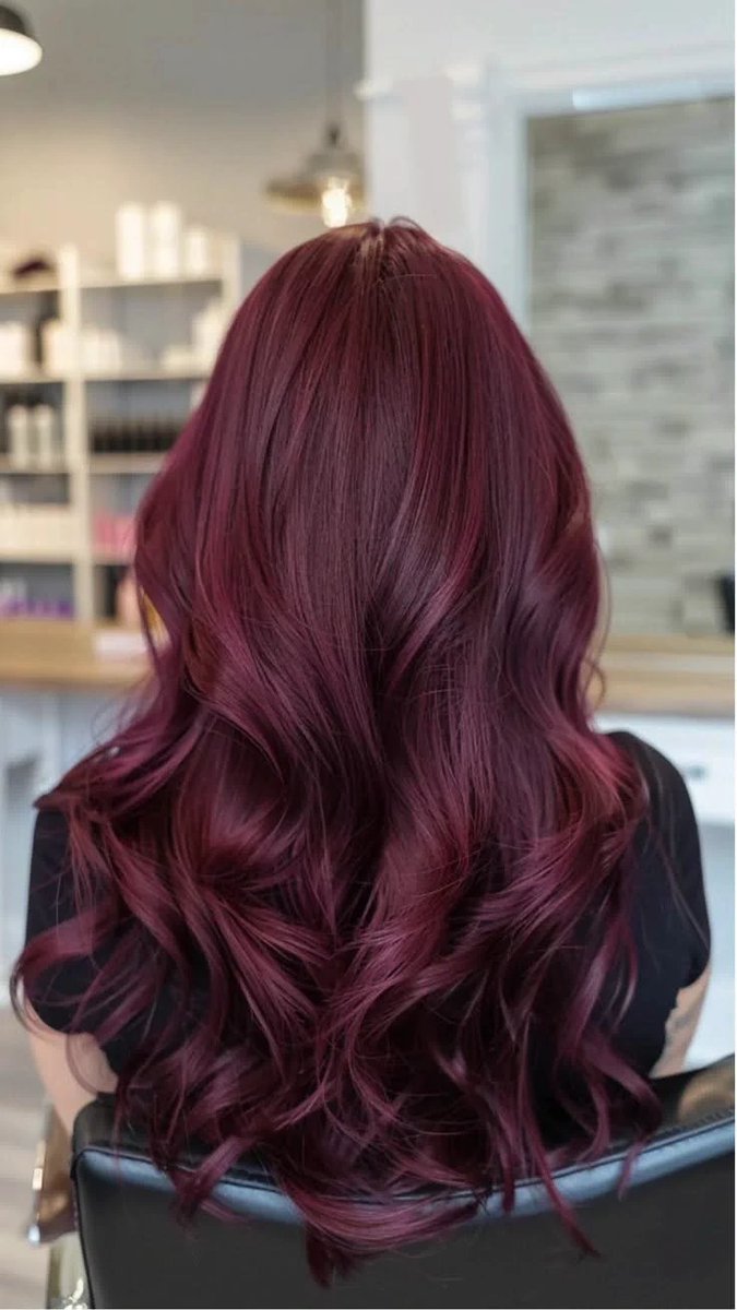ahnmouza's tweet photo. GAIS LIAT HASIL DARI CAT RAMBUT GARNIER PLUM RED BISA SEBAGUS INI😭😭😭 https://t.co/Lar4TvCnck