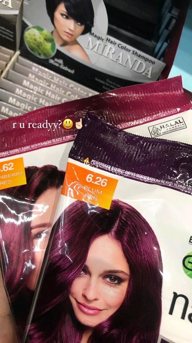 ahnmouza's tweet photo. GAIS LIAT HASIL DARI CAT RAMBUT GARNIER PLUM RED BISA SEBAGUS INI😭😭😭 https://t.co/Lar4TvCnck