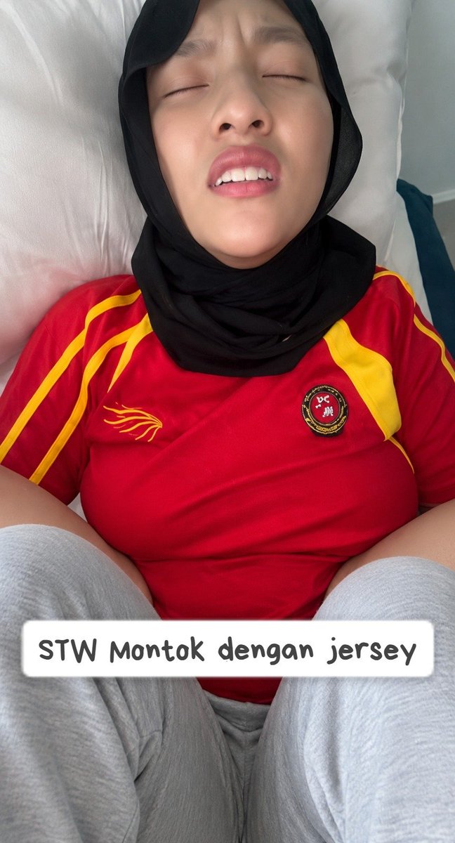 DutaFilmxxx's tweet photo. stw montok dengan jersey nya
https://t.co/IkDy9F5Q7o https://t.co/OusmLwRxiS