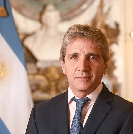 _EncuestAR_'s tweet photo. ¿Aprobás la gestión económica de Luis Caputo? https://t.co/eM0FqaX9H4